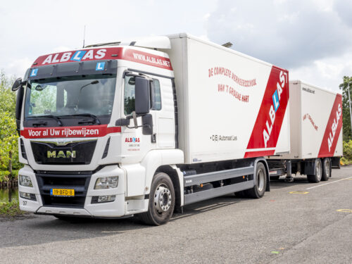 Opfriscursus vrachtwagen met aanhanger rijden