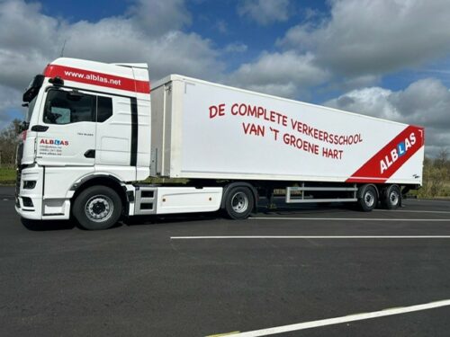 Vrachtwagen met aanhanger Rijbewijs CE Trekker oplegger