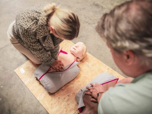 First aid certificate course