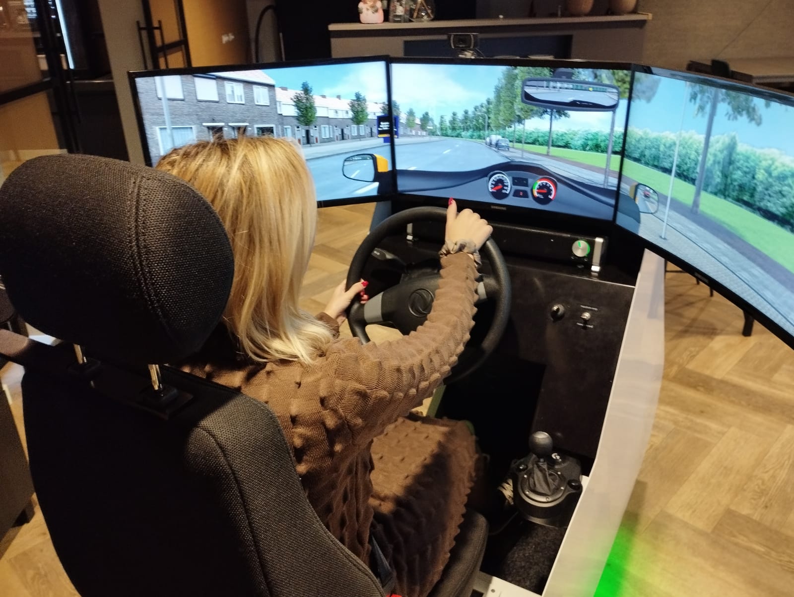 Driving simulator car and automatic - Rijschool Alblas